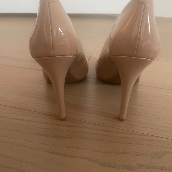 Jessica Simpson Nude Heels - Size 8.5 - Picture 4 of 4